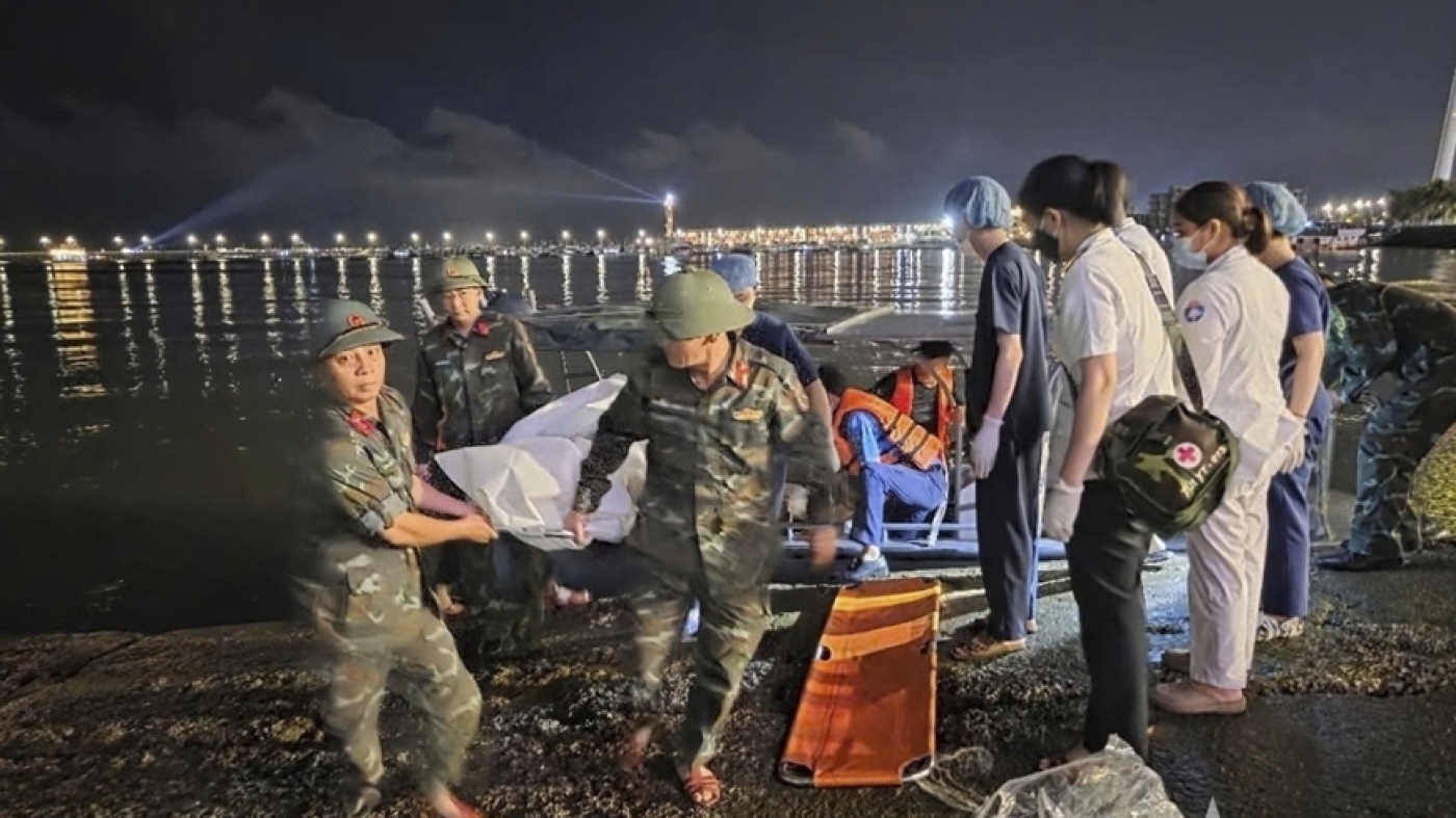 Tourist boat capsizes during a thunderstorm in Vietnam, leaving 34 dead
